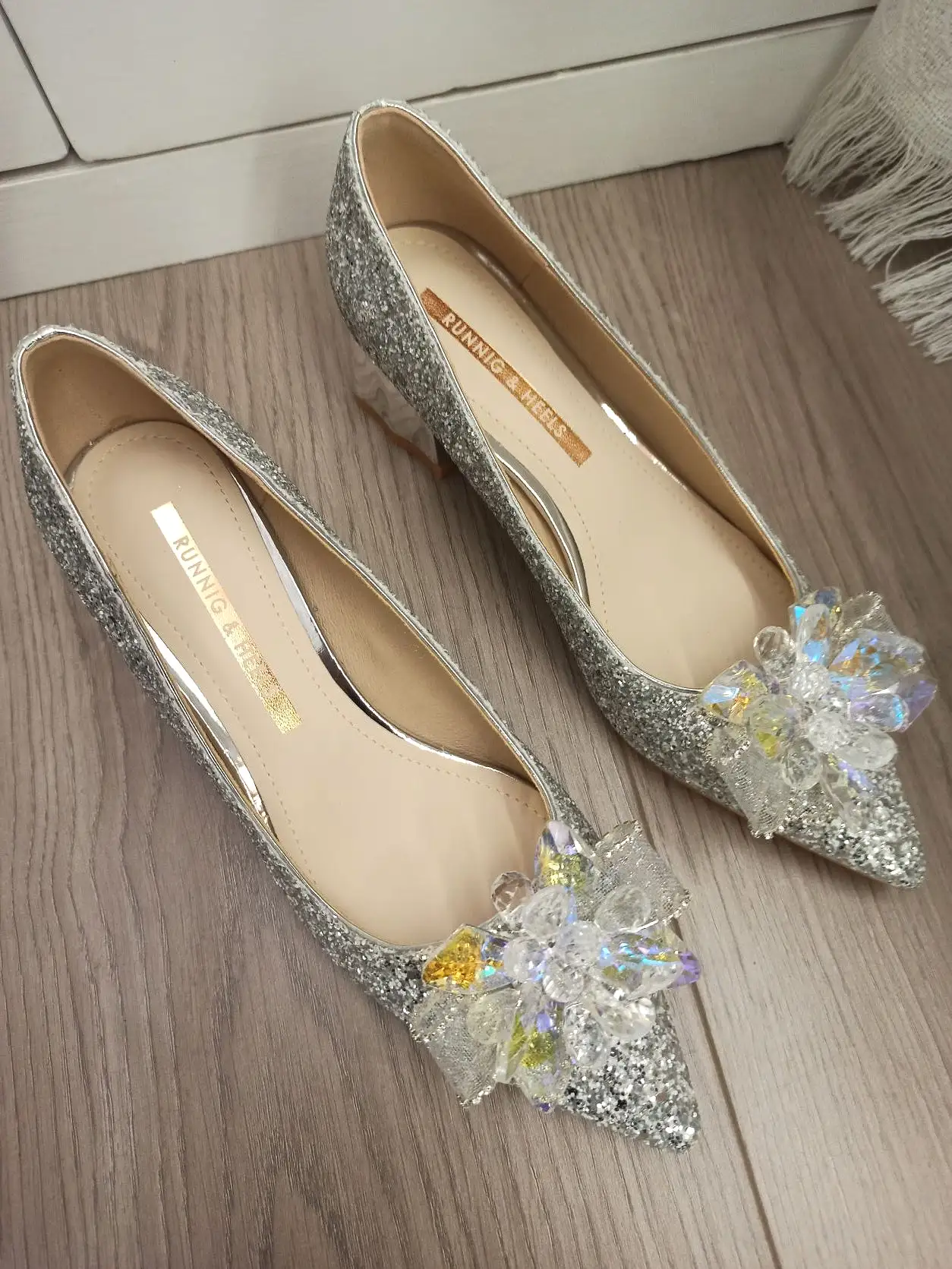 2023 Spring New Women's Single Shoes Luxury Pointed Sequins Rhinestone Crystal Bowknot High Heeled Wedding Party Shoes