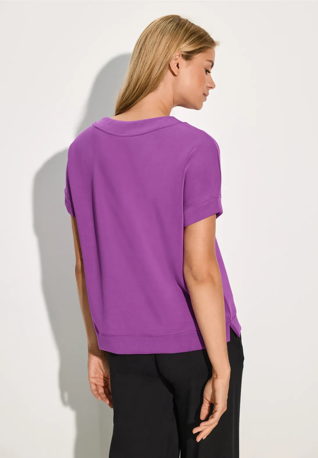 302782 - V-Neck short sleeve sweatshirt- Cecil