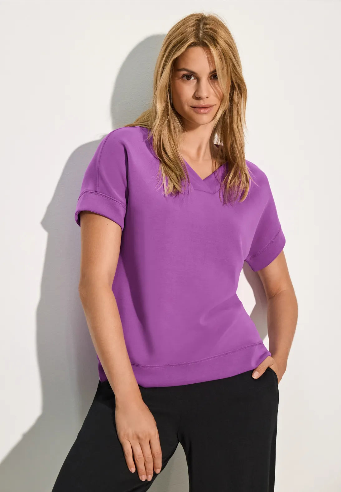 302782 - V-Neck short sleeve sweatshirt- Cecil