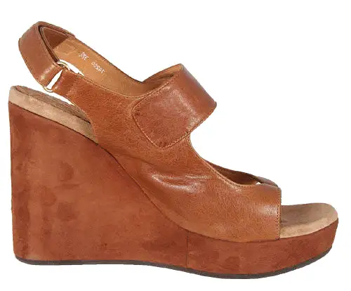 Daudau Wedge, Toast