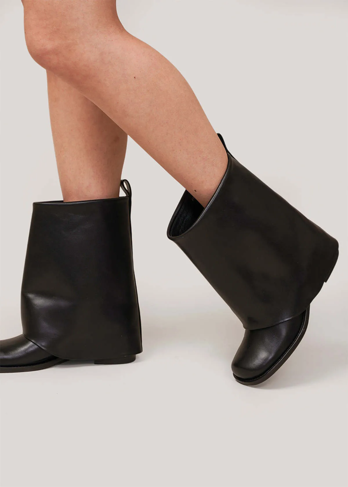 Folded Boots - Black