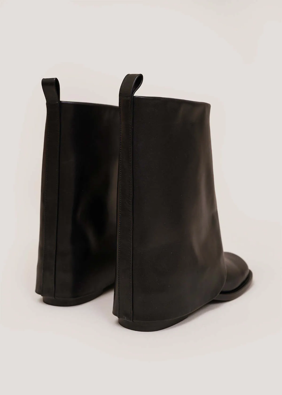 Folded Boots - Black