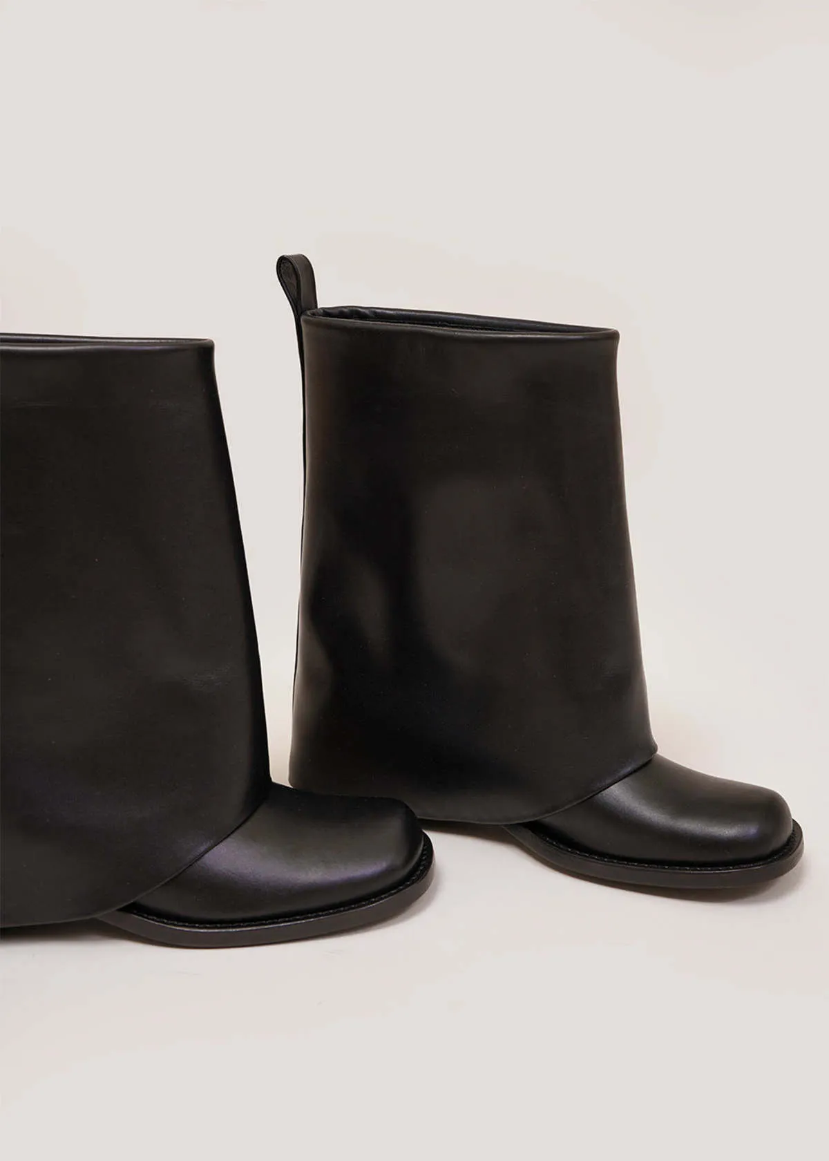 Folded Boots - Black