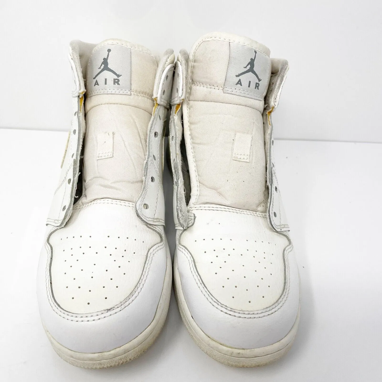 Nike Boys Air Jordan 1 Mid 554725-102 White Basketball Shoes Sneakers Size 6Y