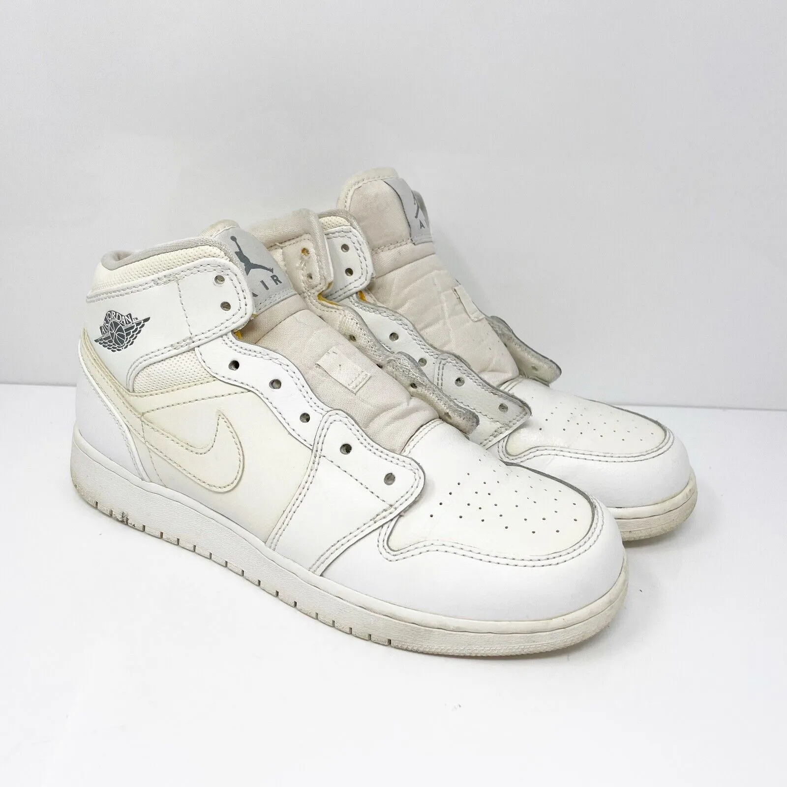 Nike Boys Air Jordan 1 Mid 554725-102 White Basketball Shoes Sneakers Size 6Y