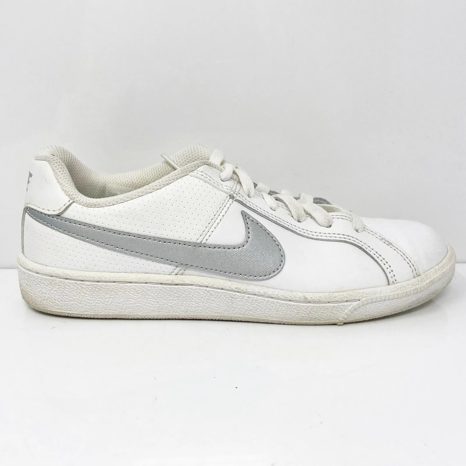 Nike Womens Court Royale 749867-100 White Casual Shoes Sneakers Size 7